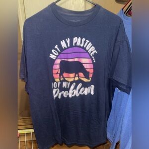 Farm Fed women’s 2x Navy Graphic T-Shirt with Cow Design